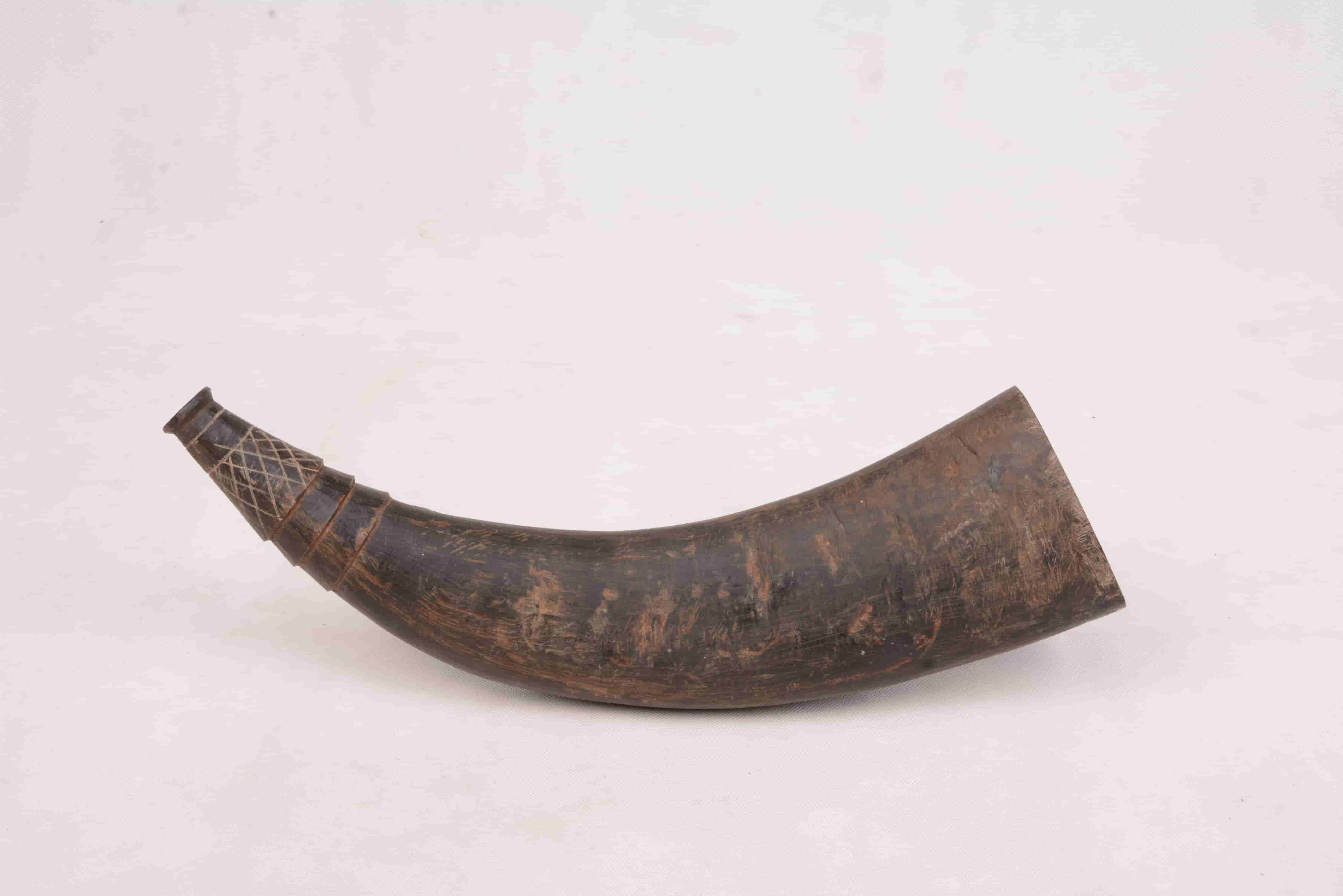 YB00717-A-02-现代红头瑶牛角.jpg